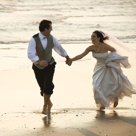 페줄라 리조트 호텔 앤 스파 나이스나 외부 사진 A newly married couple