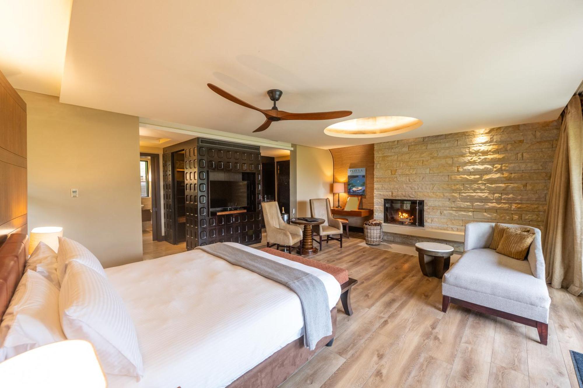 페줄라 리조트 호텔 앤 스파 나이스나 외부 사진 A guest room at the Lodge at Blue Sky