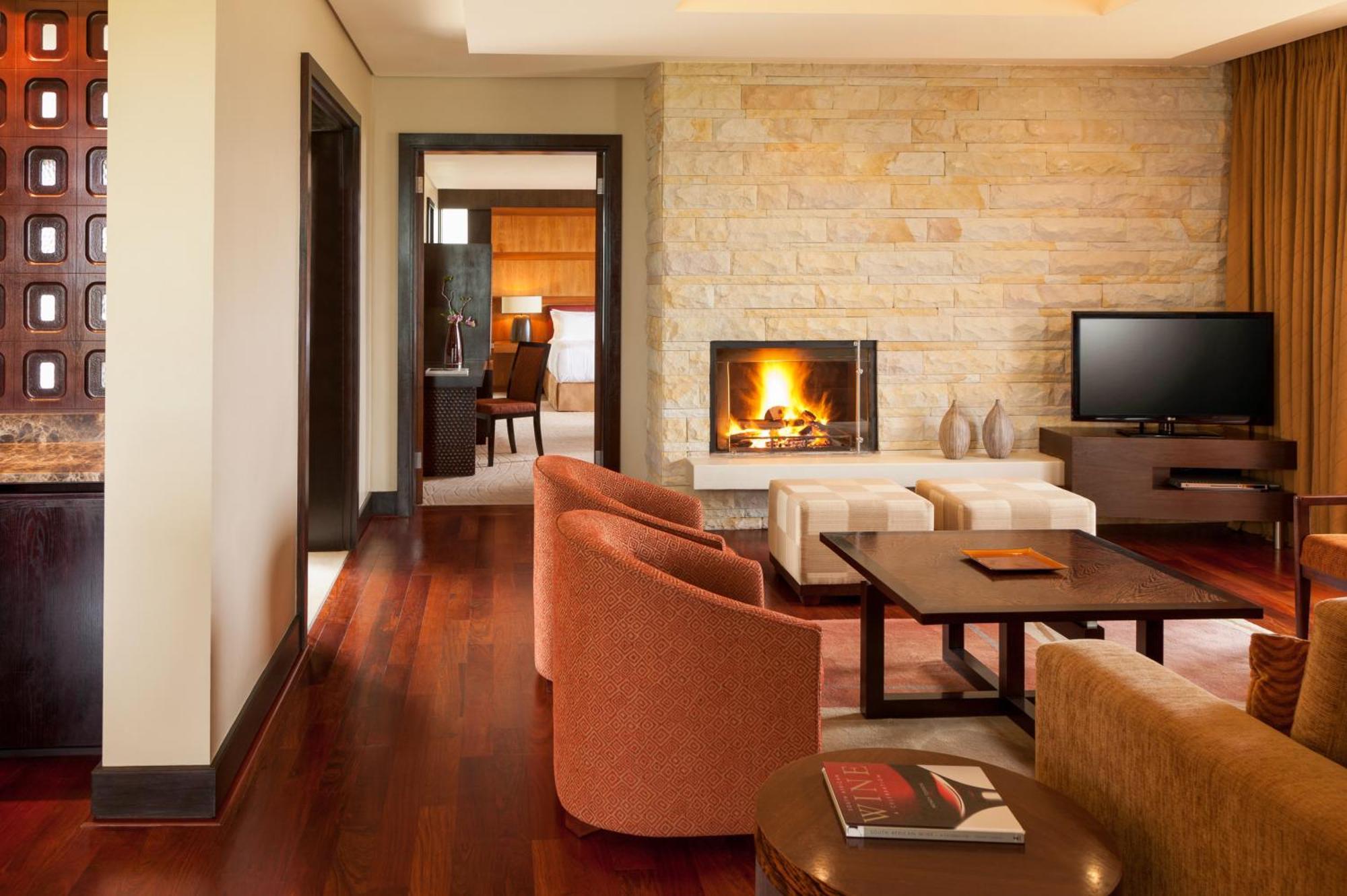 페줄라 리조트 호텔 앤 스파 나이스나 객실 사진 A living room at the Four Seasons Hotel